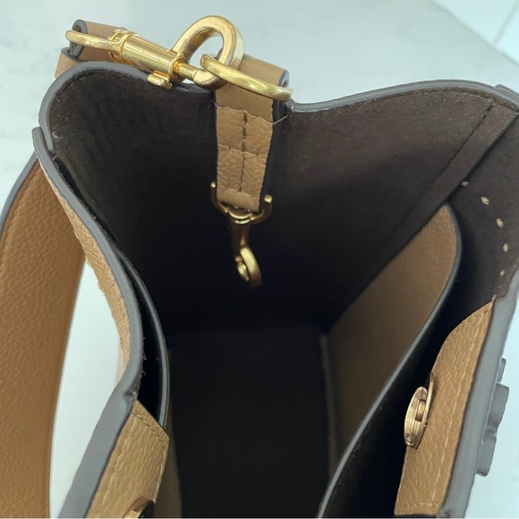 Tory Burch McGraw Bucket Bag in Tiramisu - Picture 12 of 16